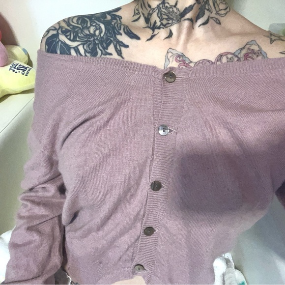 Irregular cut dusty pink cardigan with a relaxed fit - Picture 7 of 11